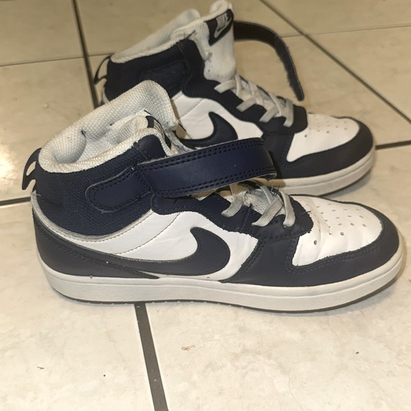 Nike Kids' Grade School Court Borough Mid 2 Shoes dark blue and white - Picture 4 of 5
